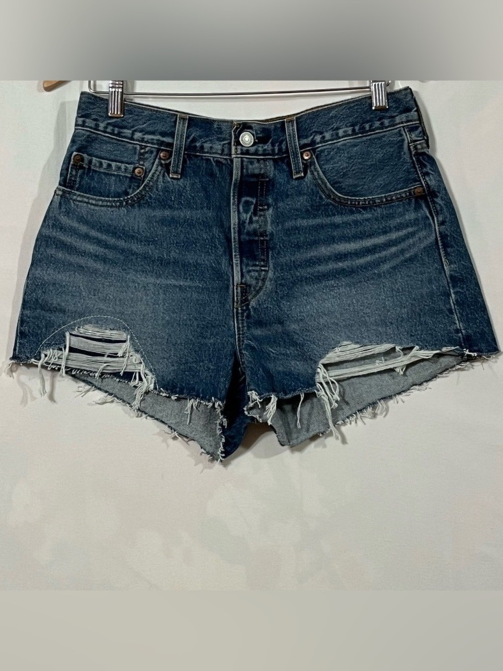 Levis - Picture 3 of 4